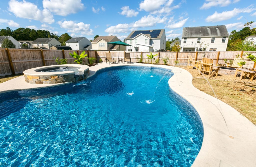 Vinyl-Lined Pools | Paradise Pools and Spas