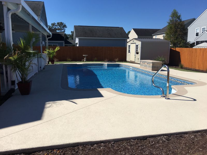 Vinyl-Lined Pools | Paradise Pools and Spas